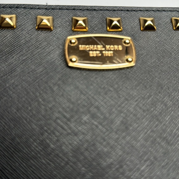 MICHAEL KORS Nail Heads Studded Large Zip Clutch Wristlet  NWT$128 - Picture 3 of 6